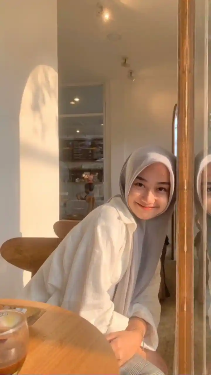instagram-cute-hijab-girl-dp
