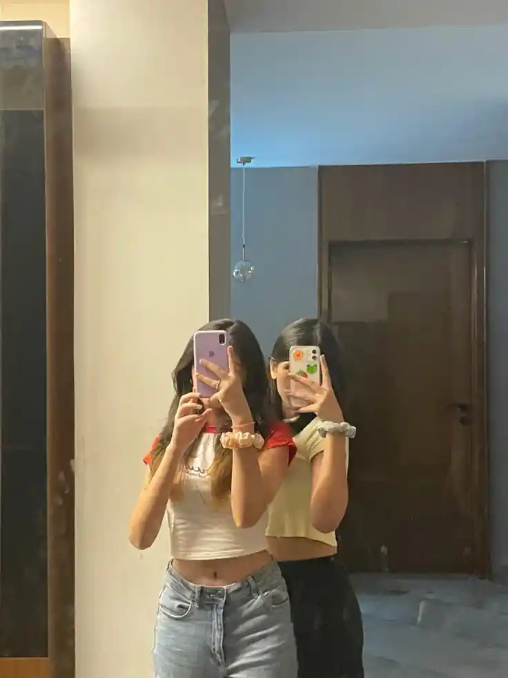 mirror-hijab-girl-dp