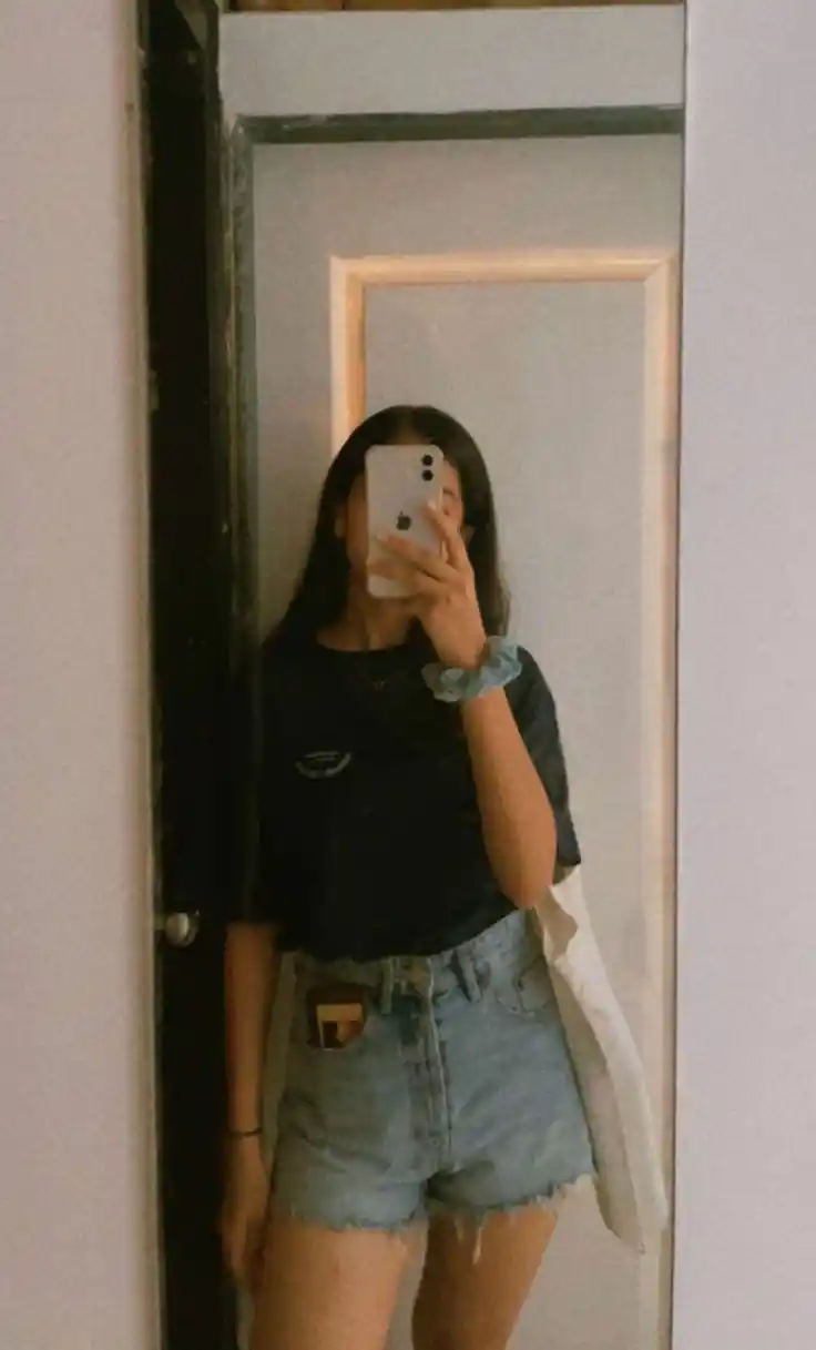 real-simple-girl-image-hide-face