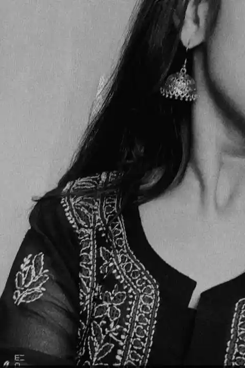 real-simple-girl-image-hide-face