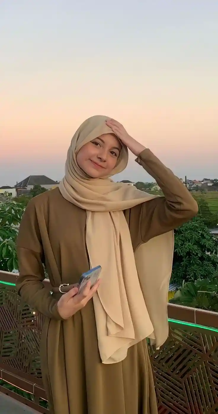 stylish-hijab-girl-dp