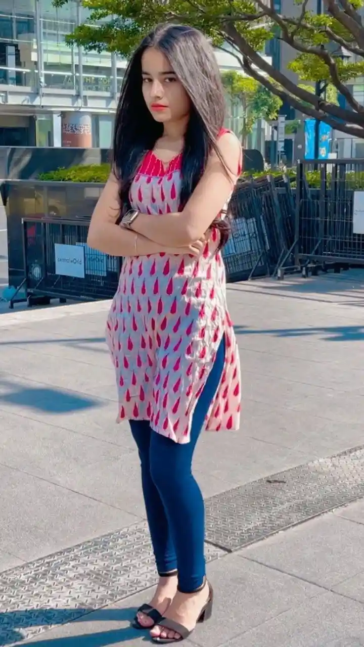 cool-attitude-girl-dp