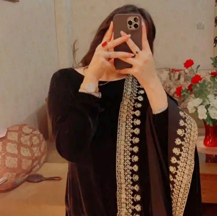 hide-face-girl-pic-dp