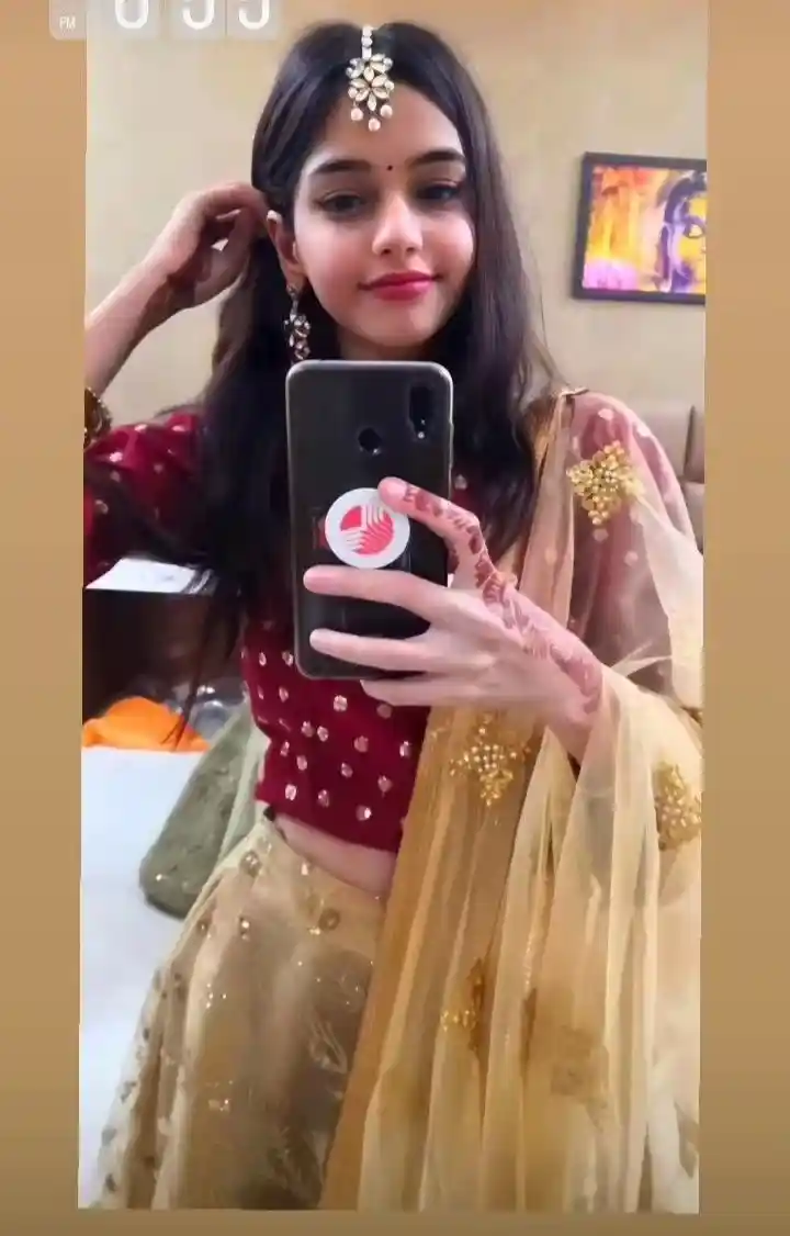 iphone-attitude-girls-dp