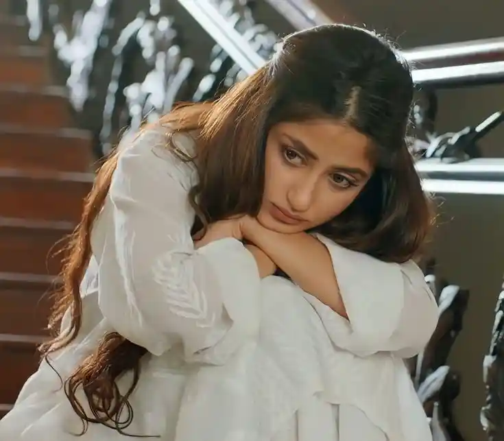 whatsapp-alone-sad-girl-dp