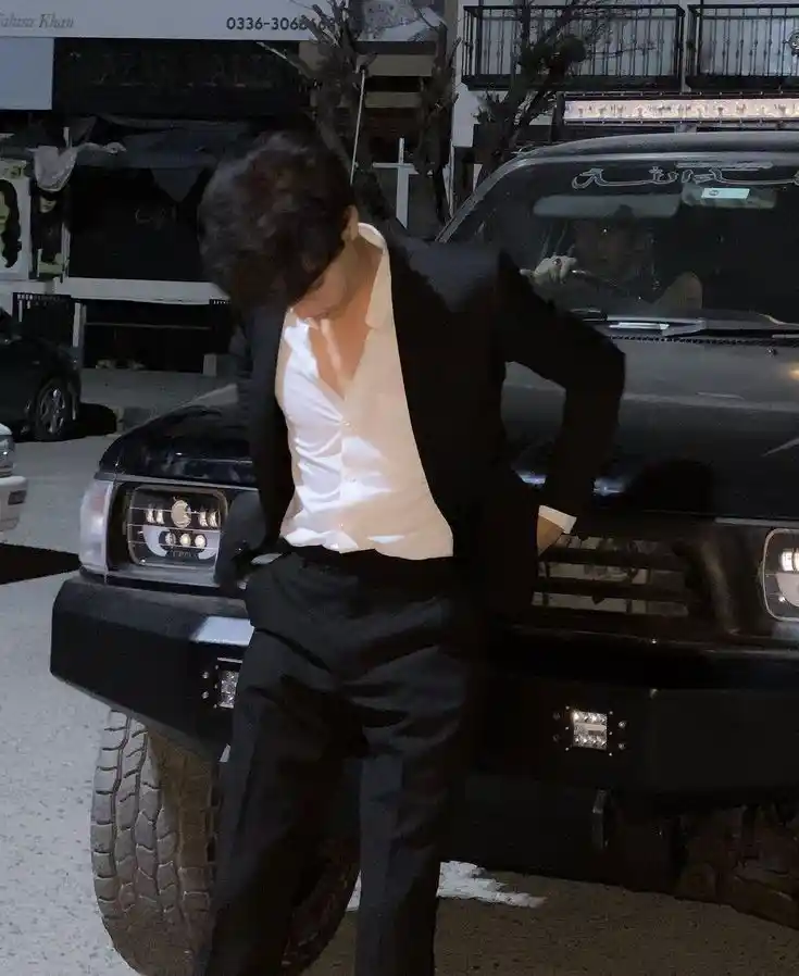 mirror-iphone-selfie-boys-dp