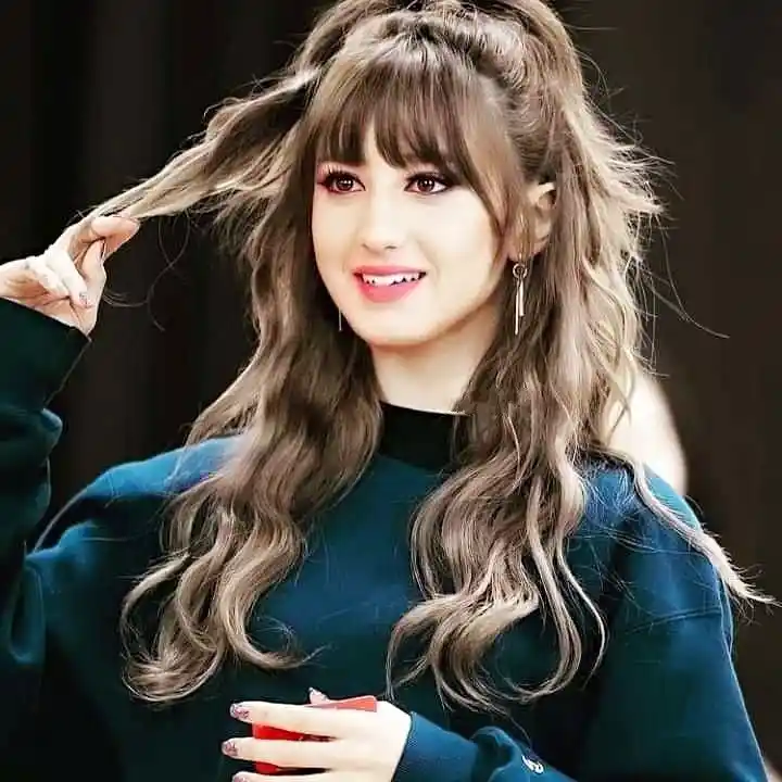 cute-girl-pic-for-whatsapp